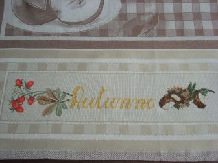 Strofinaccio autunno con castagne e bacche