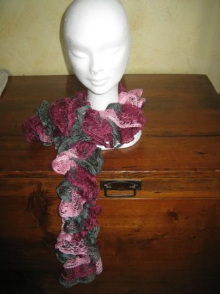 sciarpa volant rosa e grigio