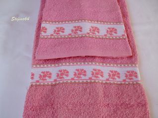 Asciugamano con fiori rosa