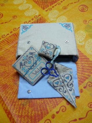 pochette con tutto l'armamentario