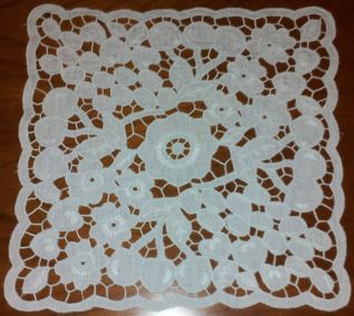 CENTRINO INTAGLIO CON FRUTTA