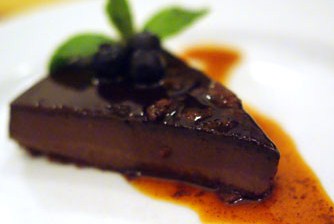 Bonet piemontese con biscotti rustici e ciocostelle senza glutine