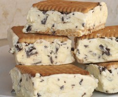 Biscotto gelato ciocostelle alla stracciatella senza gluitne