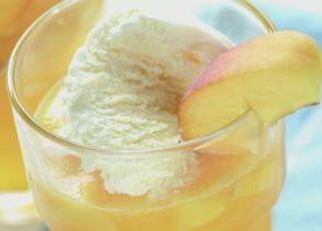 Drink alla pesca con gelato