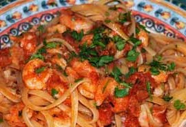 Spaghetti con gamberi e filetti di pomodoro