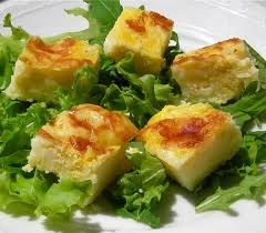 Tortino di puntarelle e uova in camicia