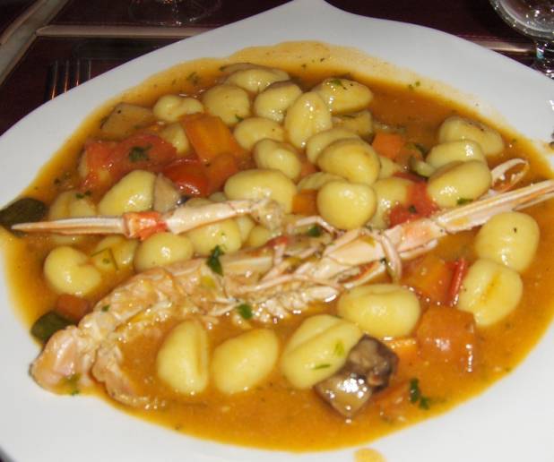 Brodo di scampi con perle di verdure