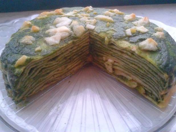 Torta di crespelle, spinaci e pesto