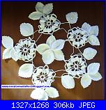 I lavori ad uncinetto di Natalia-centrino-rose-jpg