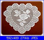 Centri centrini e tovaglie-cuori-2-jpg