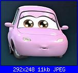 bimba a bordo con i vari personaggi di cars-cars-chuki-jpg