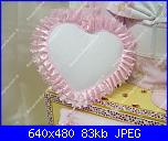 Cerco fiocco nascita rosa a forma di cuore-bauletto_ricamo_r-jpg