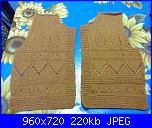 Un cardigan da bimbi  con cappuccio-davanti-jpg