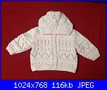 Un cardigan da bimbi  con cappuccio-img_2134-jpg