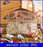 Les Brodeuses Parisiennes e Veronique Enginger-lbp-trousse-ronde-cerisette-jpg