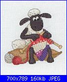 Schemi Shaun the Sheep-anchor-ss00007-shaun-knitting-jpg