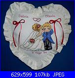cuscino portafedi-cuscino-fedi-cuore-beige-sposa-bacio-jpg