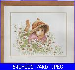 aiuto legenda-34919-little-girl-field-flowers-jpg