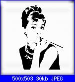 aiuto audrey hepburn,michael jackson e papa wojtyla...-button-audrey-2-jpg