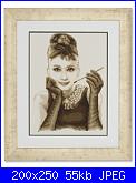 aiuto audrey hepburn,michael jackson e papa wojtyla...-35-198-audrey-hepburn-jpg