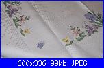 MM08 - I ricami di Lisa-tovaglietta-fiori-angolo-jpg