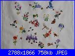 Si può ricamare in tanti modi.....-sampler-fiori-insetti-jpg