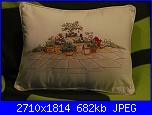Si può ricamare in tanti modi.....-cuscino-silk-ribbon-jpg