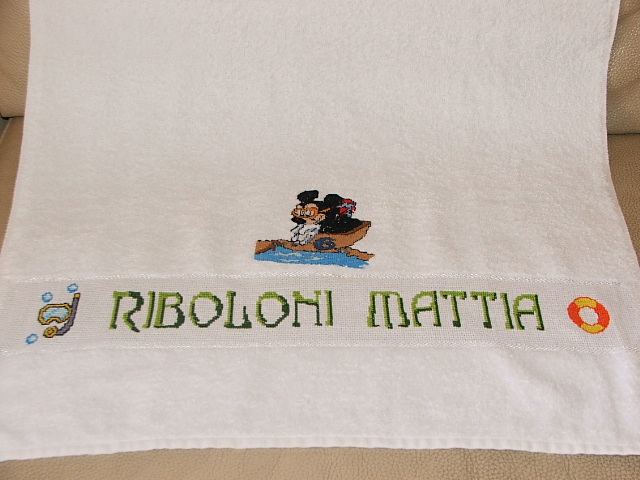 Asciugamano bianco di Topolino per la piscina - dettaglio -