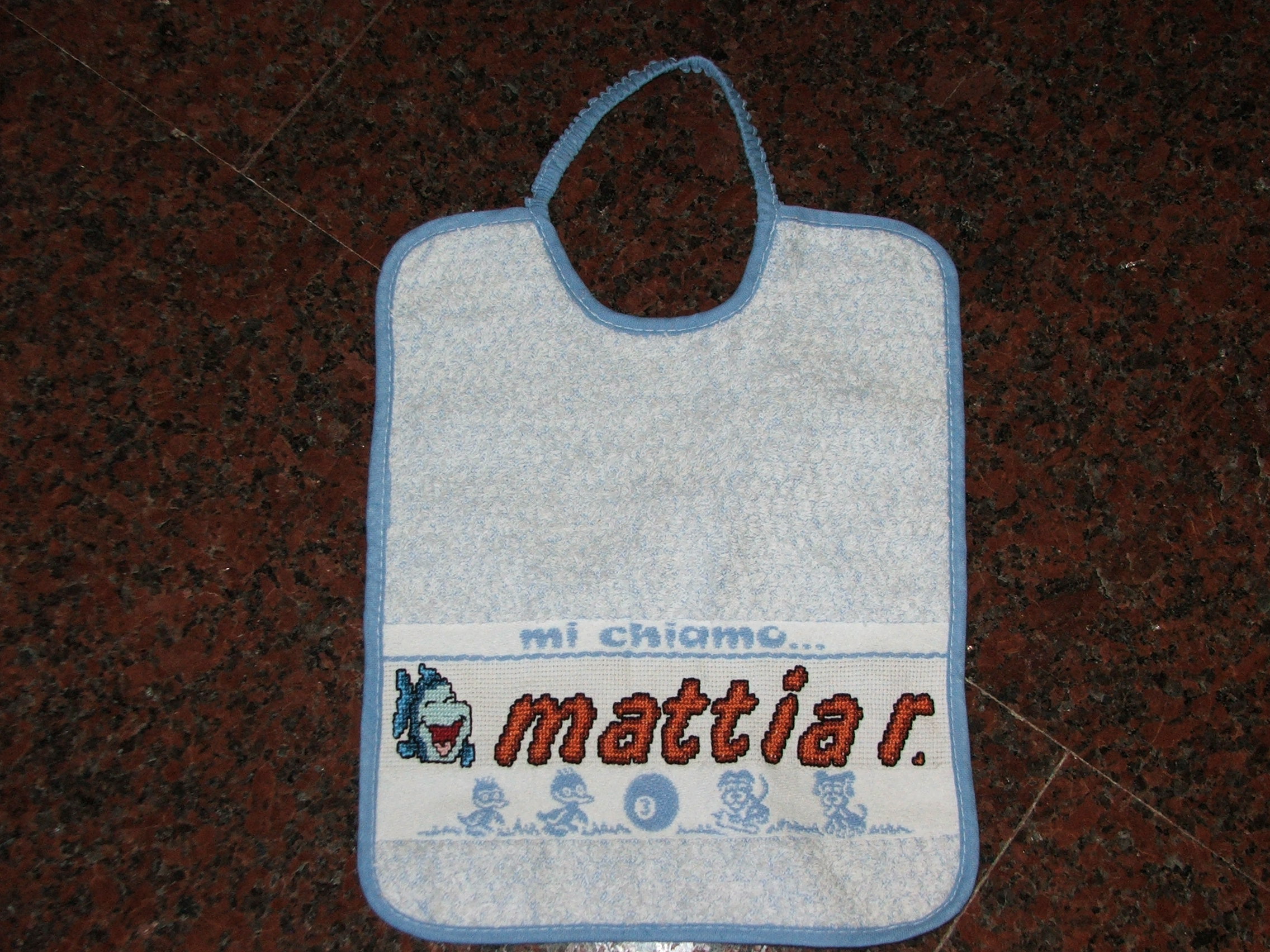 Bavaglino con pesciolino
