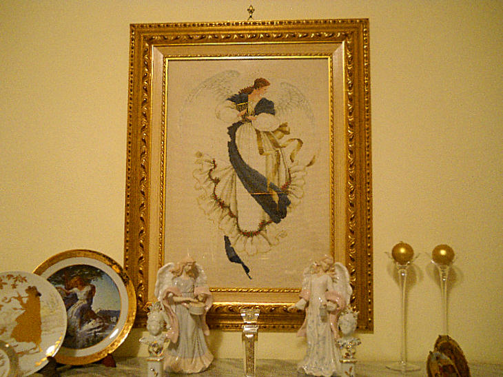 Angelo a punto croce realizzato da Anna