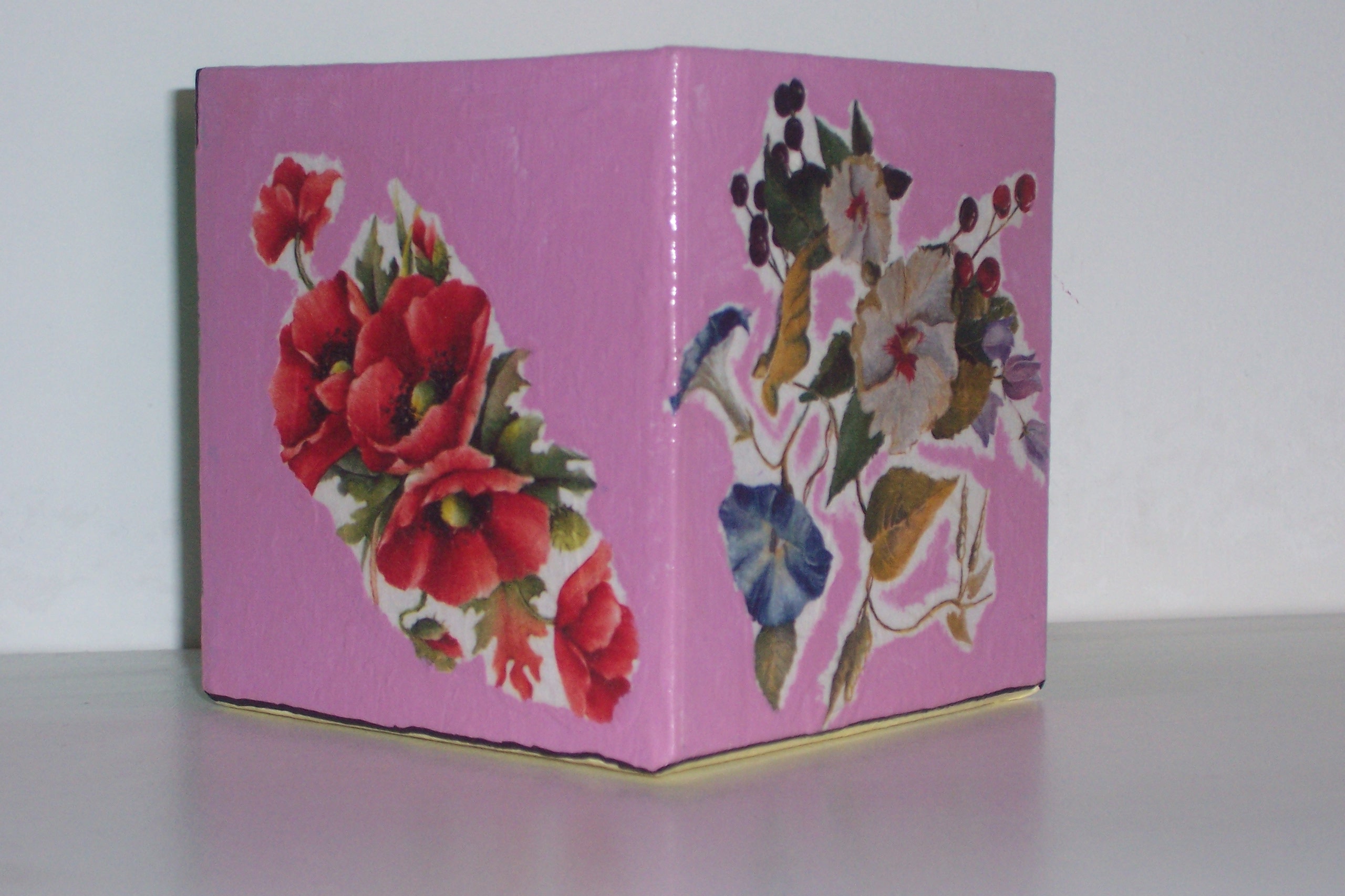 Scatolina decorata in decoupage - lato rosa