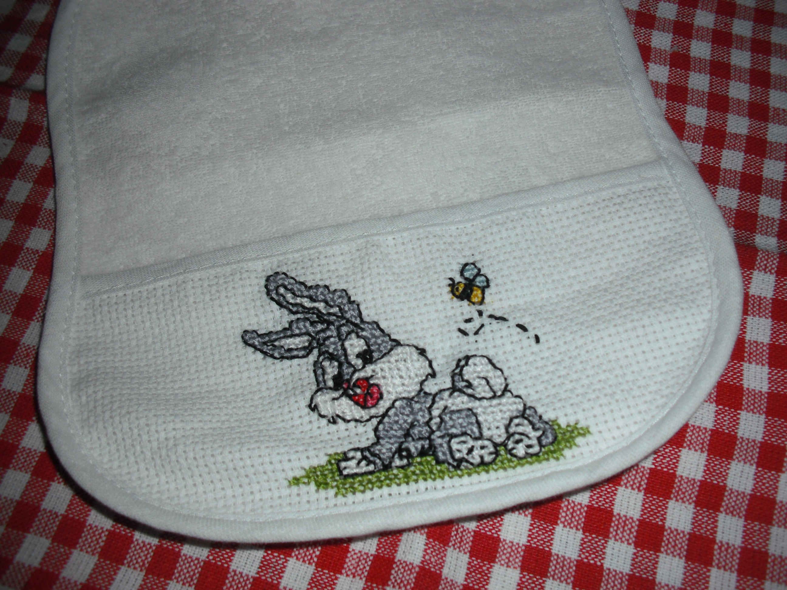 bavaglina con bunny baby schema di natalia