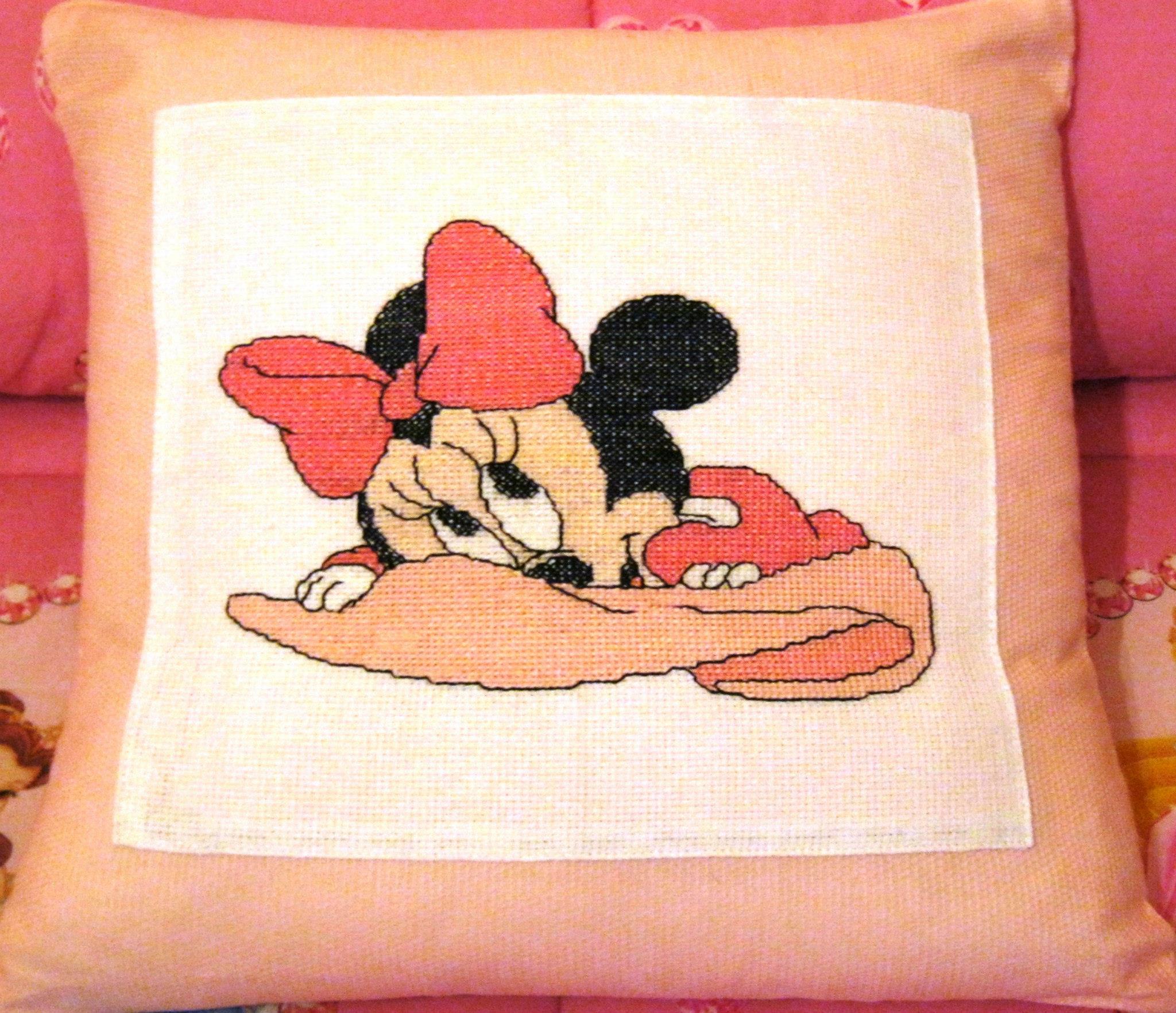 19 - CUSCINO MINNIE BABY