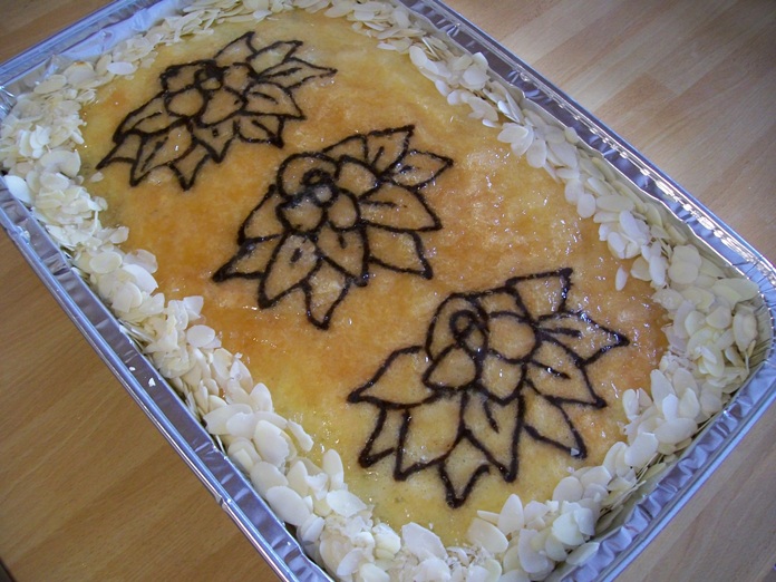 Torta ghirigori con lamelle di mandorle