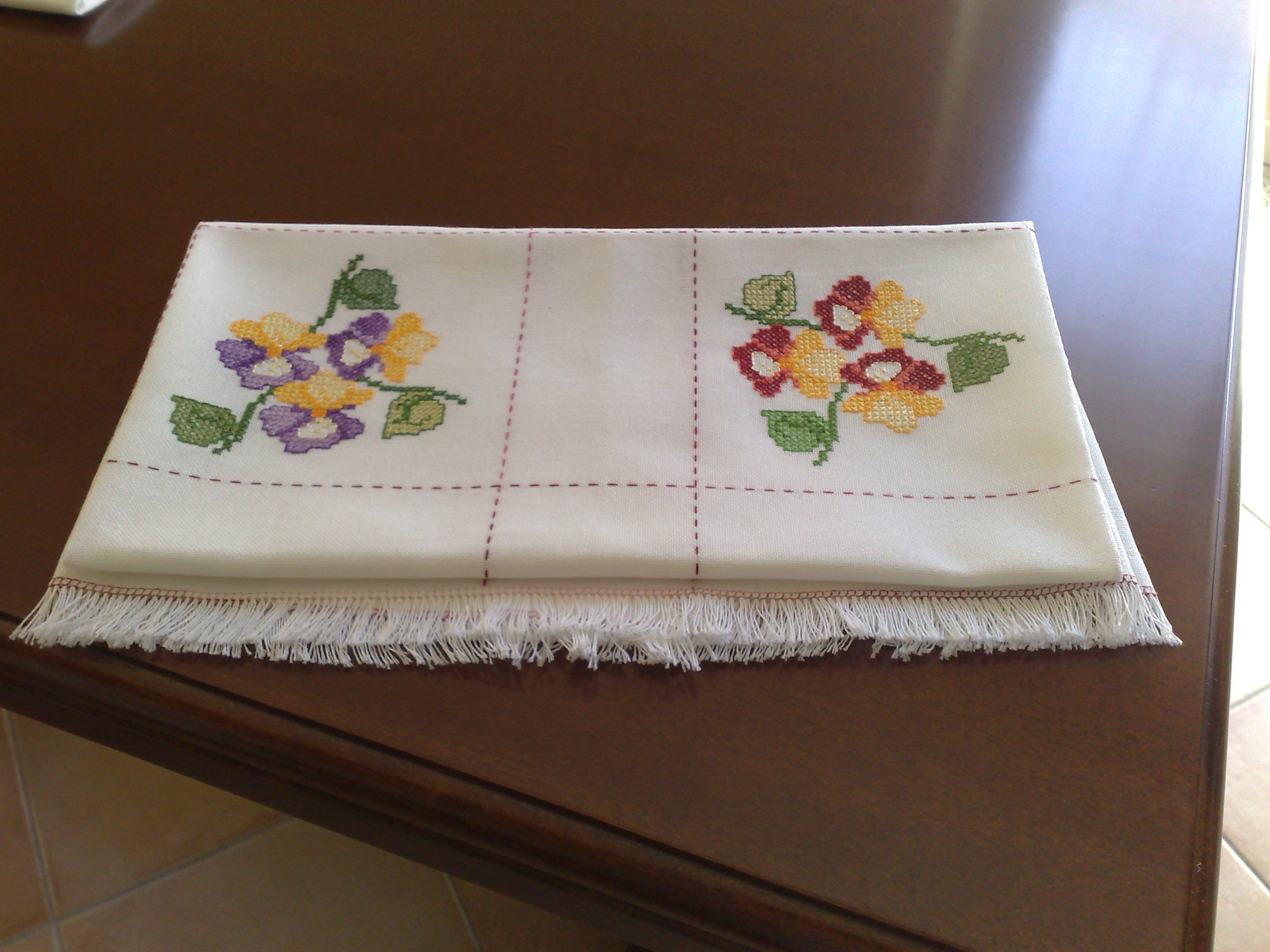 tovaglietta centrotavola in punto croce