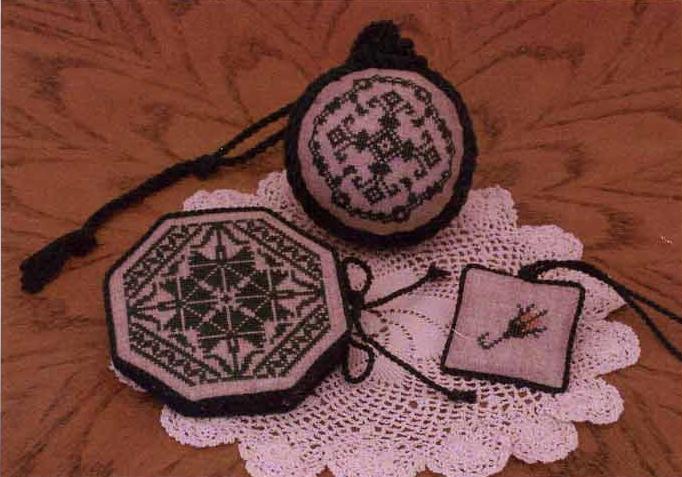 Schema punto croce Centrino Rotondi 1