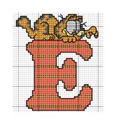 Schema punto croce alfabeto garfield e